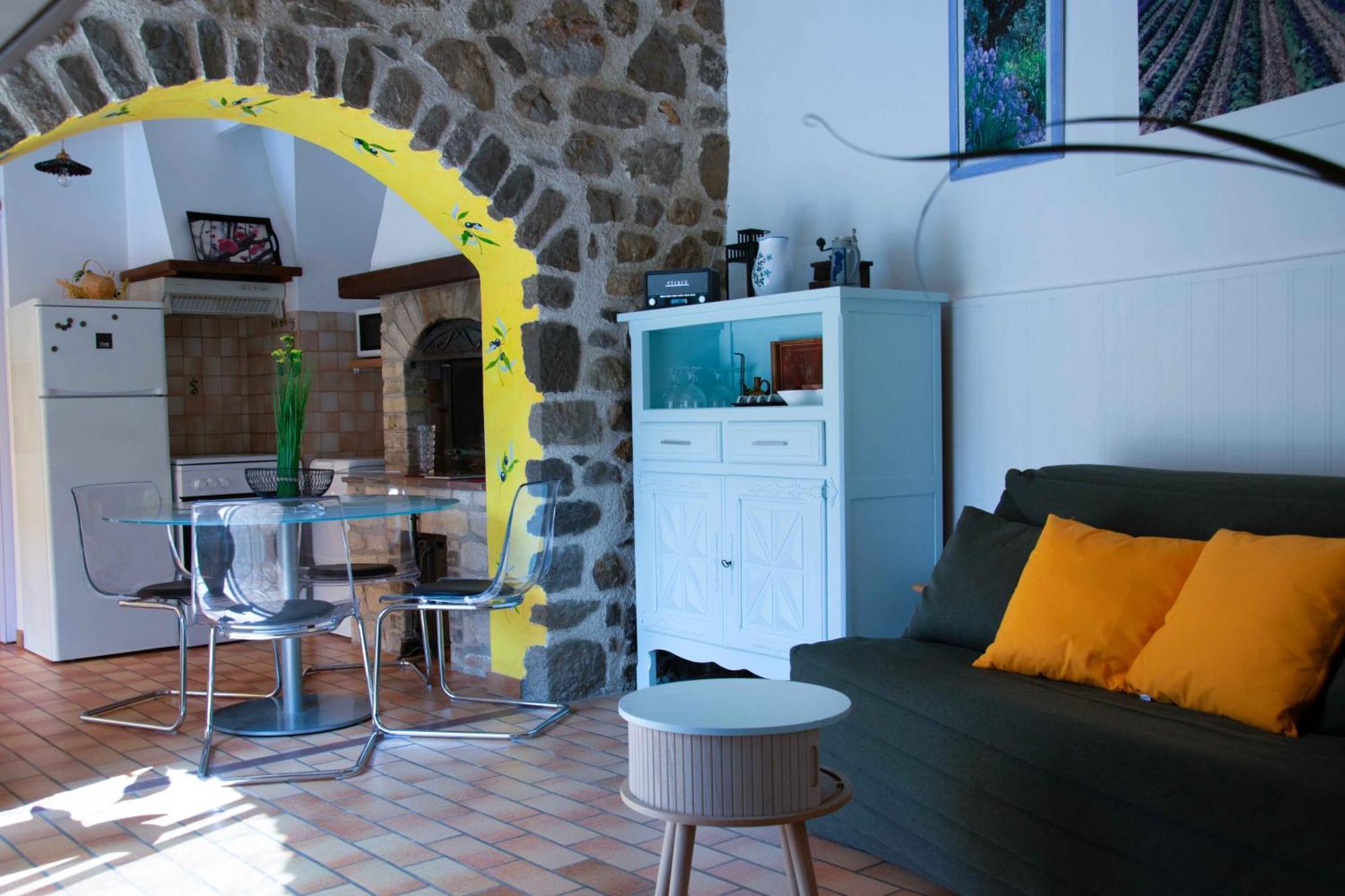 Hostal Les Grands Prés des Baronnies La Roche-sur-le-Buis Exterior foto
