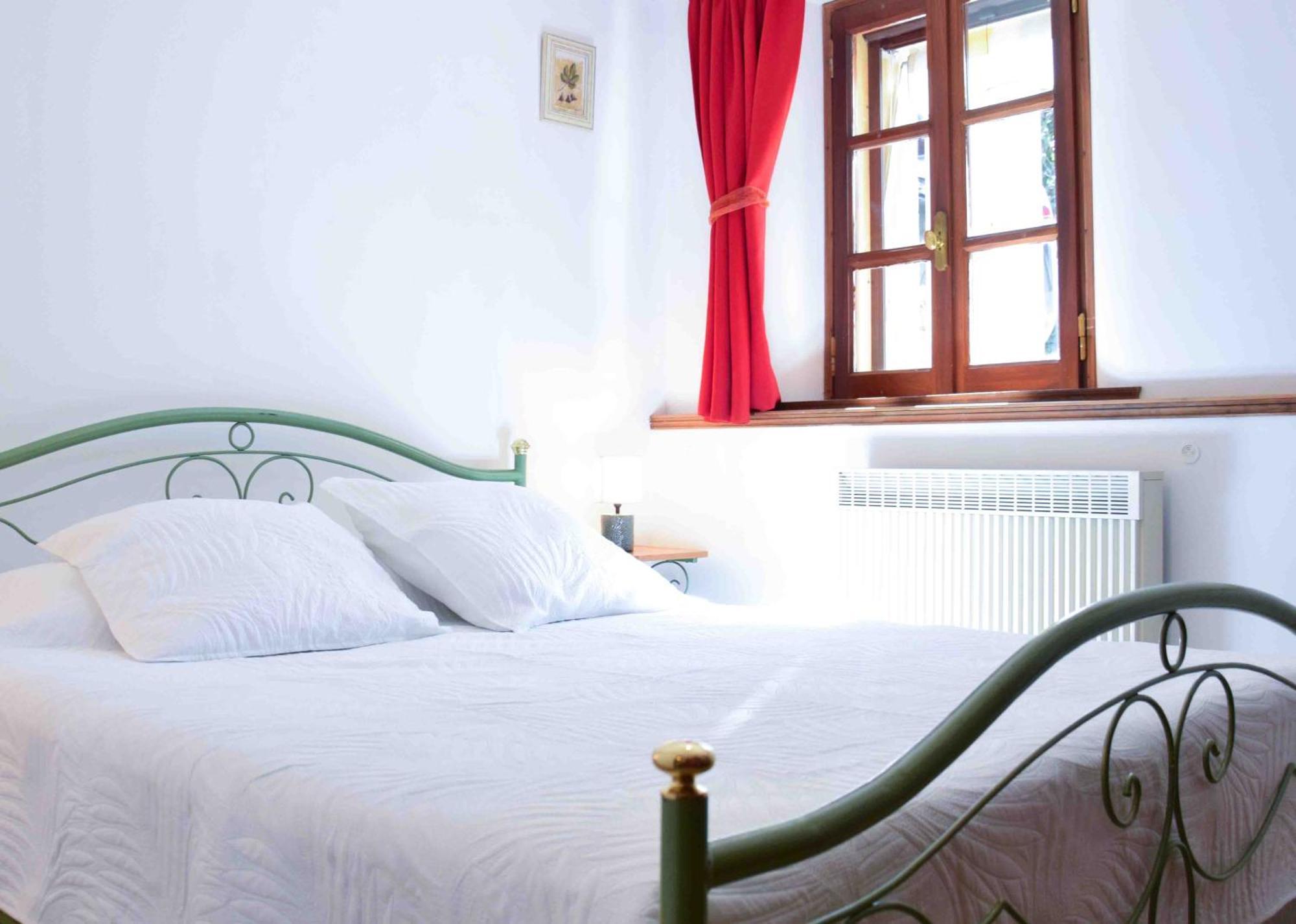 Hostal Les Grands Prés des Baronnies La Roche-sur-le-Buis Exterior foto